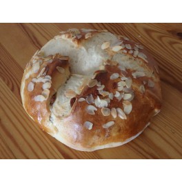 MAXI mazanec bez rozinek s mandlemi 1200g MAXI mazanec bez rozinek s mandlemi 1200g